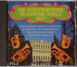 Die Schnbrunner Blasmusik spielt auf