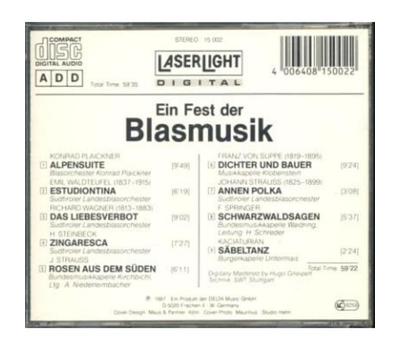 Ein Fest der Blasmusik Lustige Musikanten spielen auf